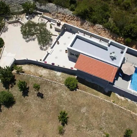 House Meri Mirce