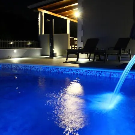 House Meri * Mirce